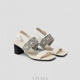 VIVAIA スクエアキャップ ブロックヒールサンダル (ルナ) サンダル ホワイト