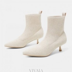  VIVAIA ポインテッドキャップ キトンヒールブーツ (ナオミ) ブーツ ホワイト